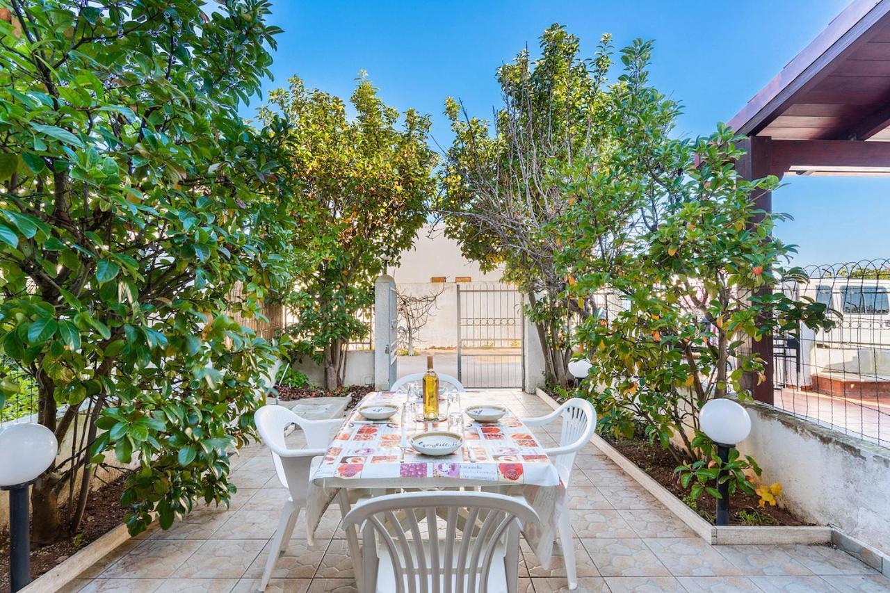 הוילה טורה לפילו Villino Sabrina Con Piscina מראה חיצוני תמונה